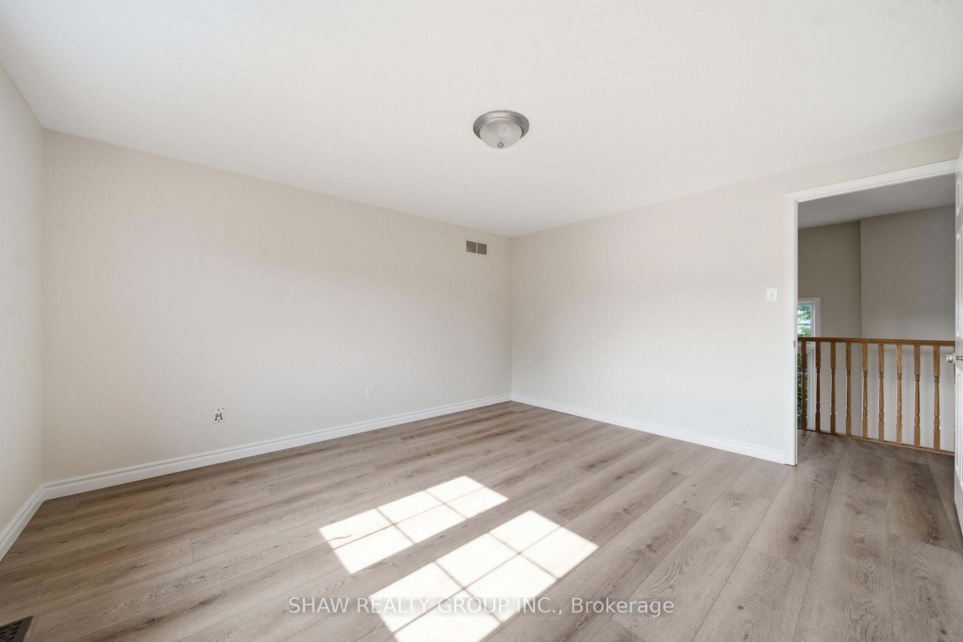 Photo 30 of 610 Violet Street, Waterloo, Columbia Forest/Clair Hills — HOMEH