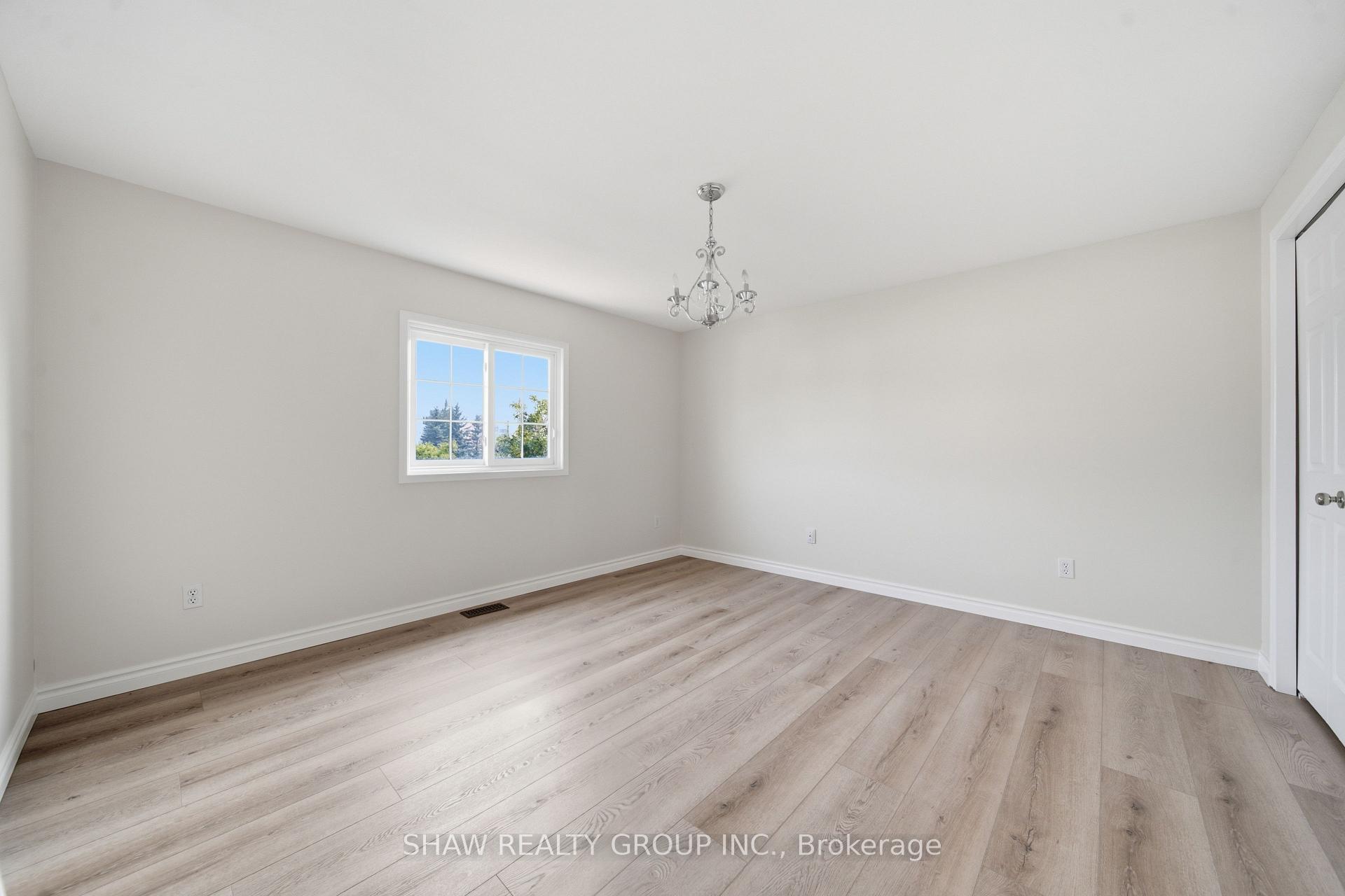 Photo 32 of 610 Violet Street, Waterloo, Columbia Forest/Clair Hills — HOMEH