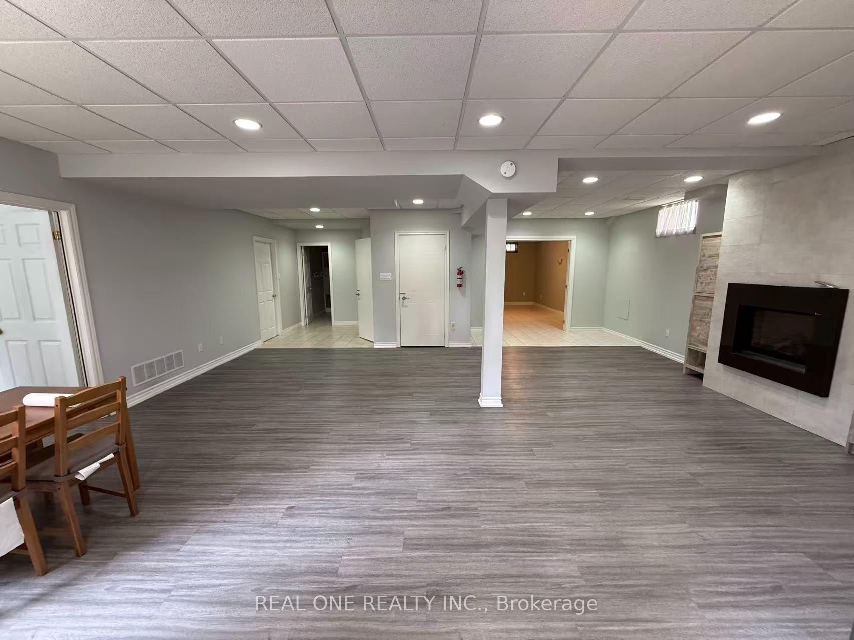 Photo 4 of 70 Closs Square, Aurora, Aurora Village — HOMEH