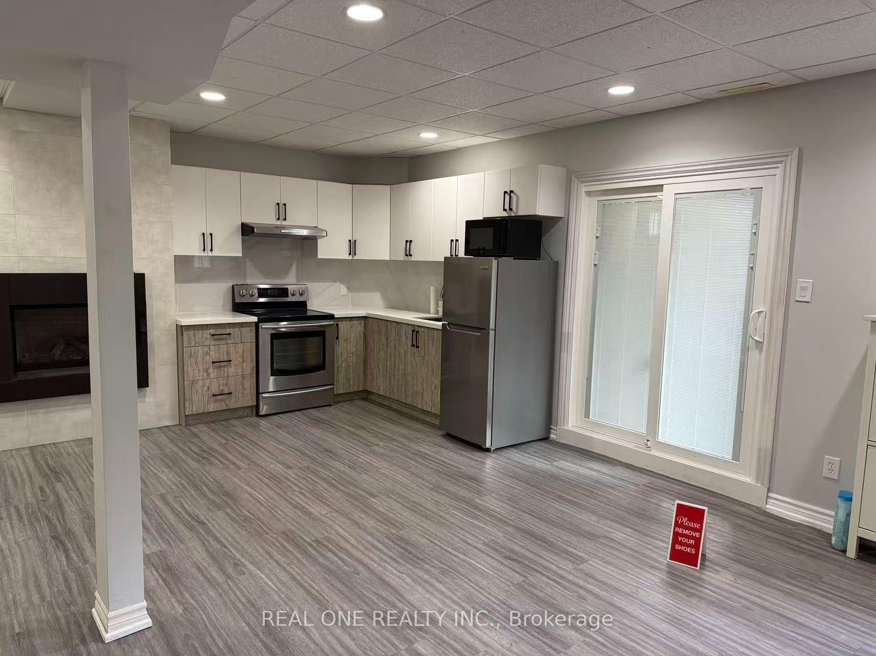 Photo 7 of 70 Closs Square, Aurora, Aurora Village — HOMEH