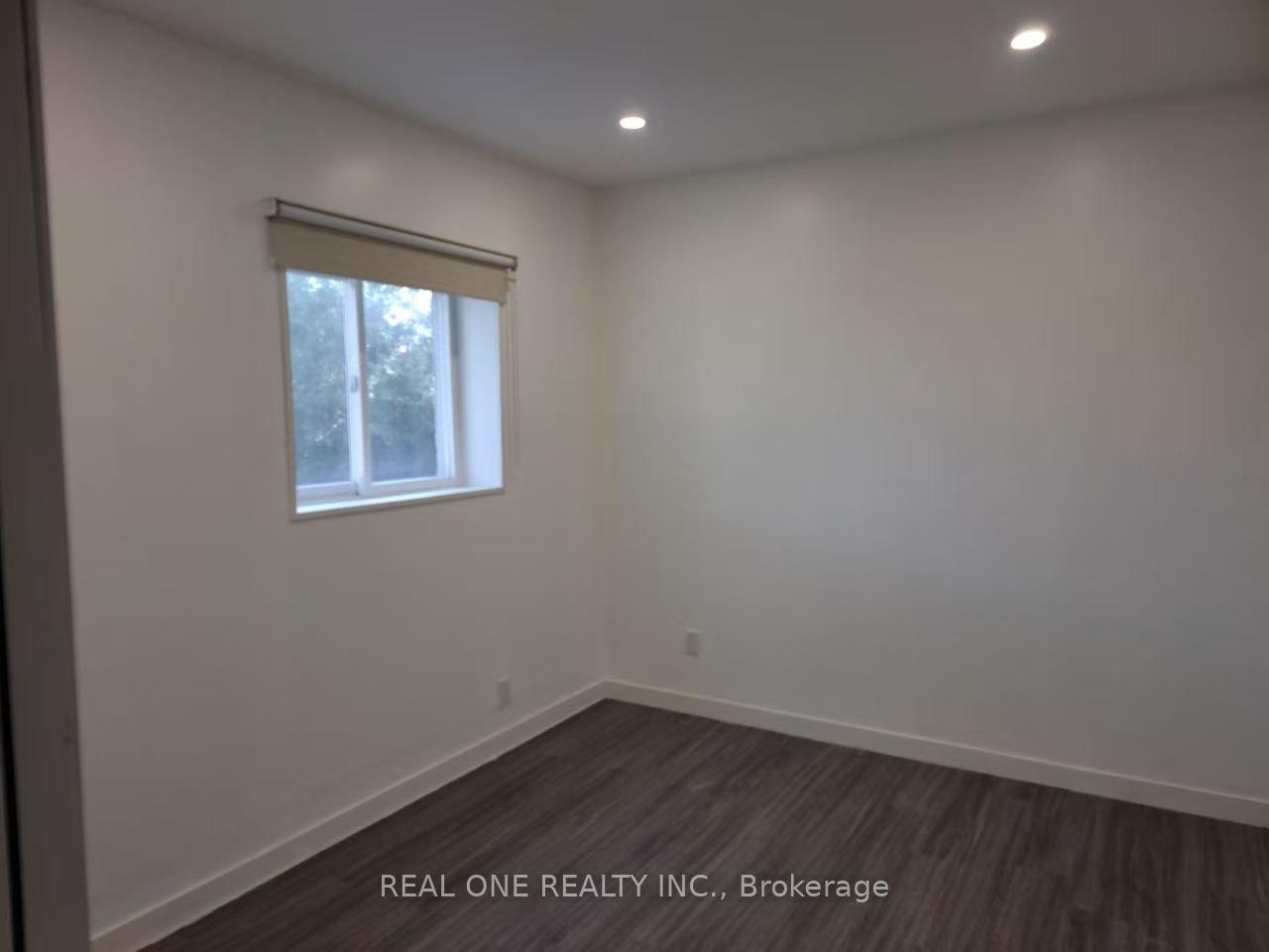 Photo 10 of 70 Closs Square, Aurora, Aurora Village — HOMEH