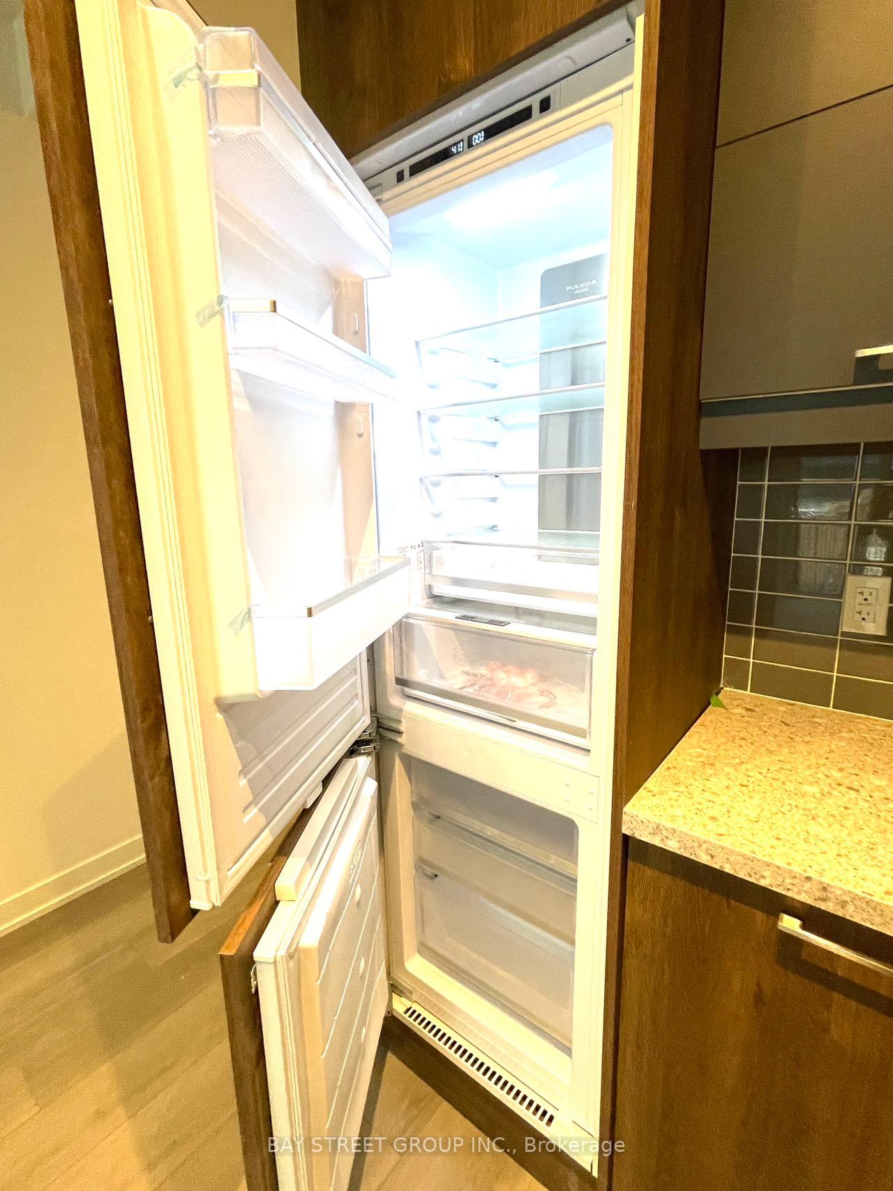 Photo 11 of Unit C-320, 38 Simcoe Promenade, Markham, Unionville — HOMEH