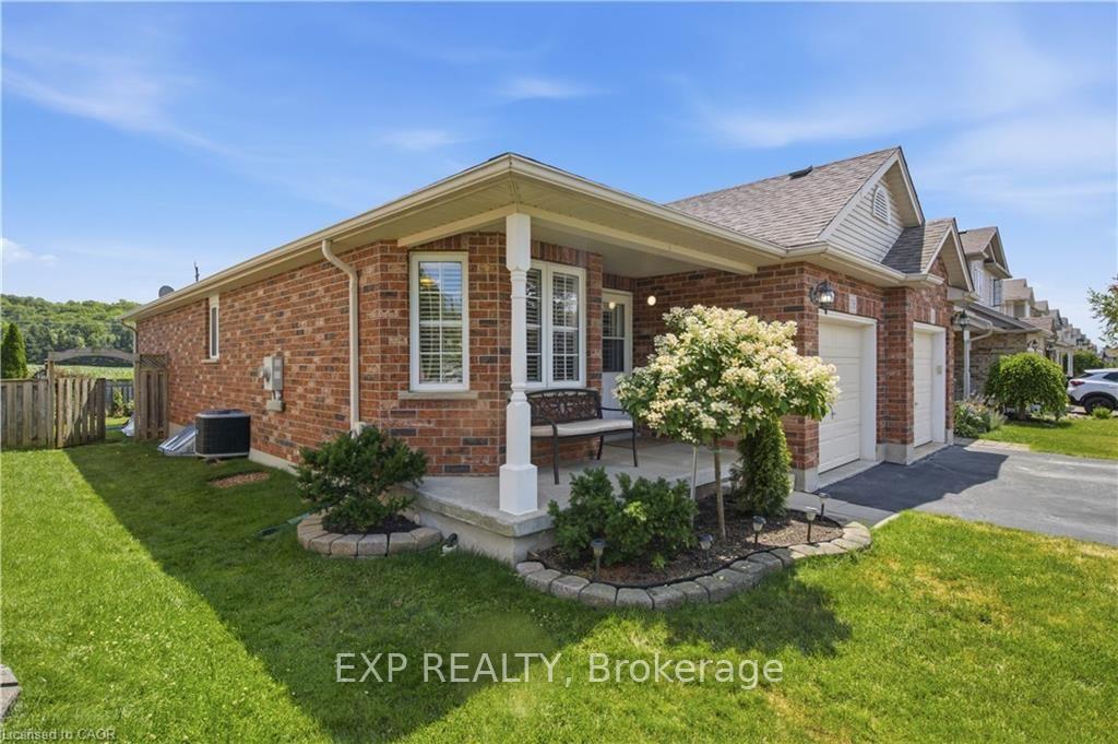 Photo 2 of 138 Stiefelmeyer Crescent, Wilmot, Baden — HOMEH