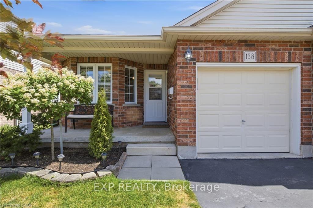 Photo 3 of 138 Stiefelmeyer Crescent, Wilmot, Baden — HOMEH
