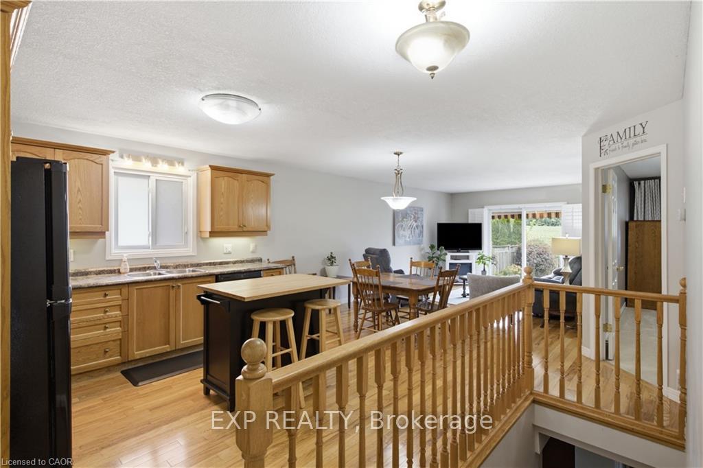Photo 6 of 138 Stiefelmeyer Crescent, Wilmot, Baden — HOMEH