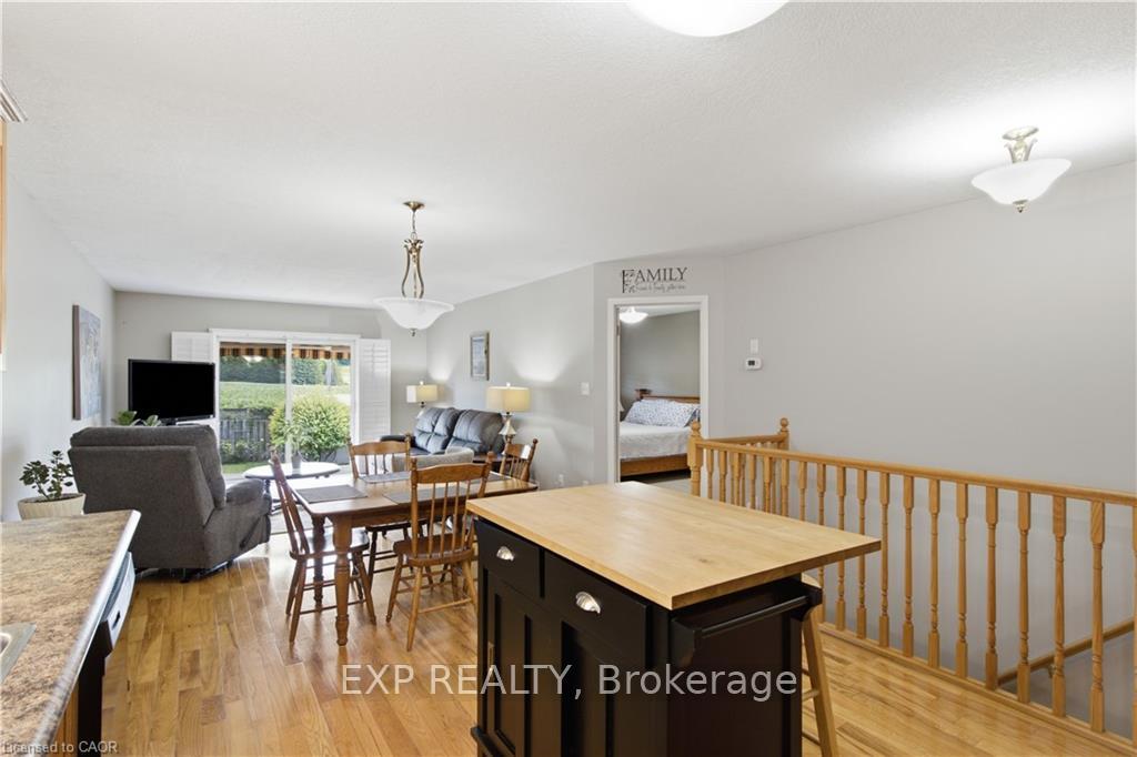 Photo 10 of 138 Stiefelmeyer Crescent, Wilmot, Baden — HOMEH