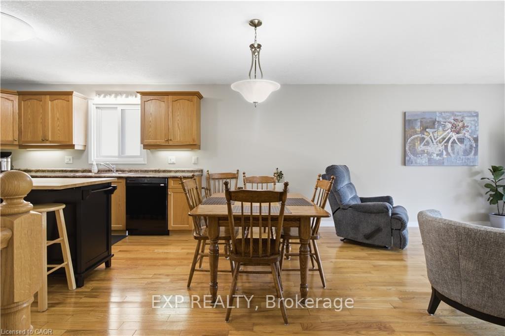 Photo 11 of 138 Stiefelmeyer Crescent, Wilmot, Baden — HOMEH