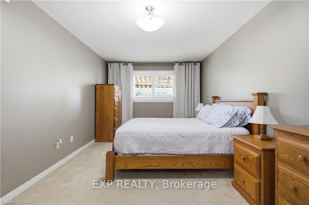 Photo 17 of 138 Stiefelmeyer Crescent, Wilmot, Baden — HOMEH