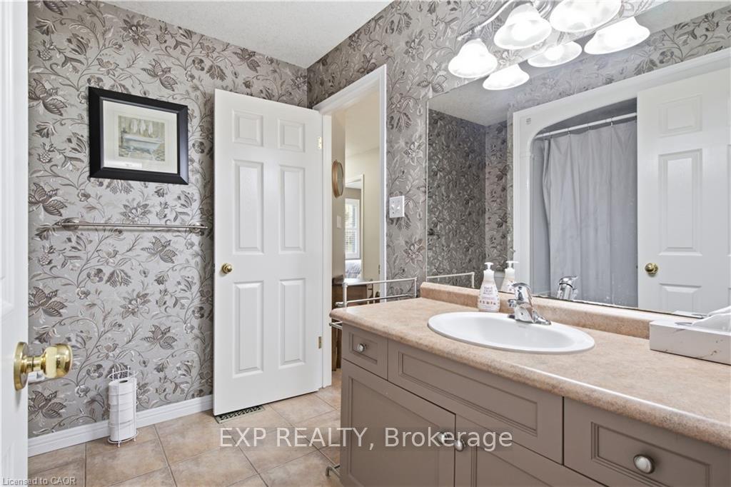 Photo 19 of 138 Stiefelmeyer Crescent, Wilmot, Baden — HOMEH