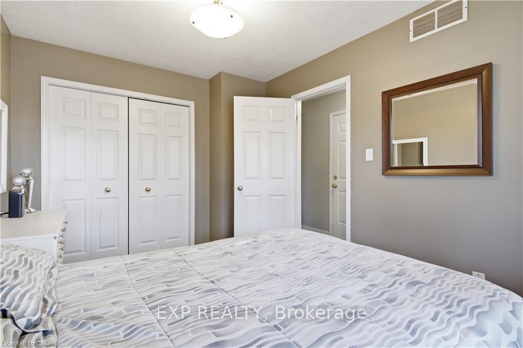 Photo 22 of 138 Stiefelmeyer Crescent, Wilmot, Baden — HOMEH