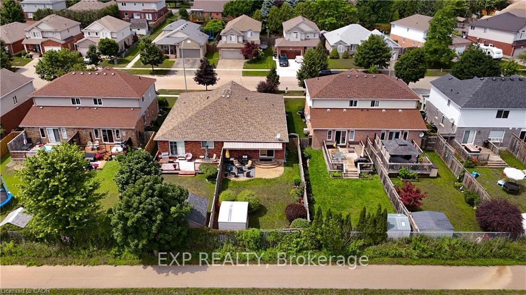 Photo 38 of 138 Stiefelmeyer Crescent, Wilmot, Baden — HOMEH