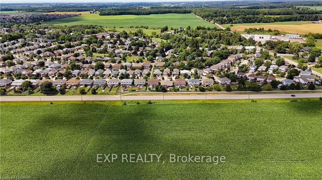 Photo 40 of 138 Stiefelmeyer Crescent, Wilmot, Baden — HOMEH