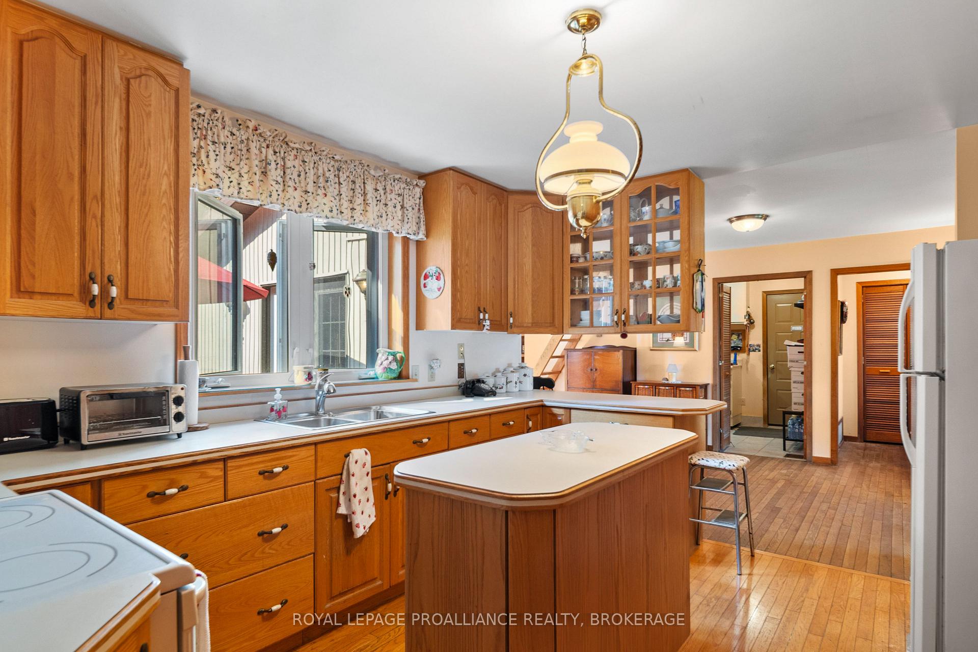 Photo 14 of 1039 96 Highway, Frontenac Islands, Wolfe Island — HOMEH