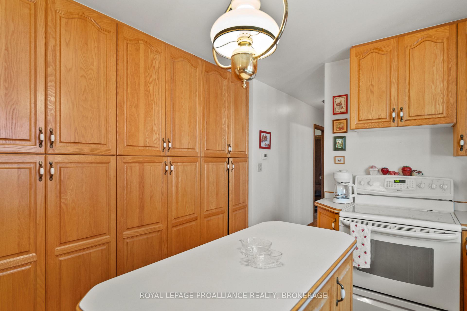Photo 15 of 1039 96 Highway, Frontenac Islands, Wolfe Island — HOMEH