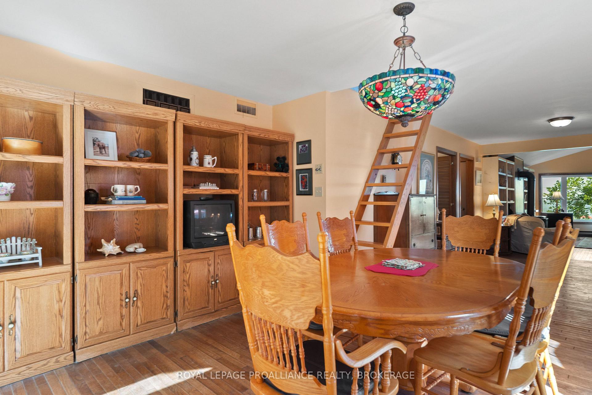 Photo 19 of 1039 96 Highway, Frontenac Islands, Wolfe Island — HOMEH