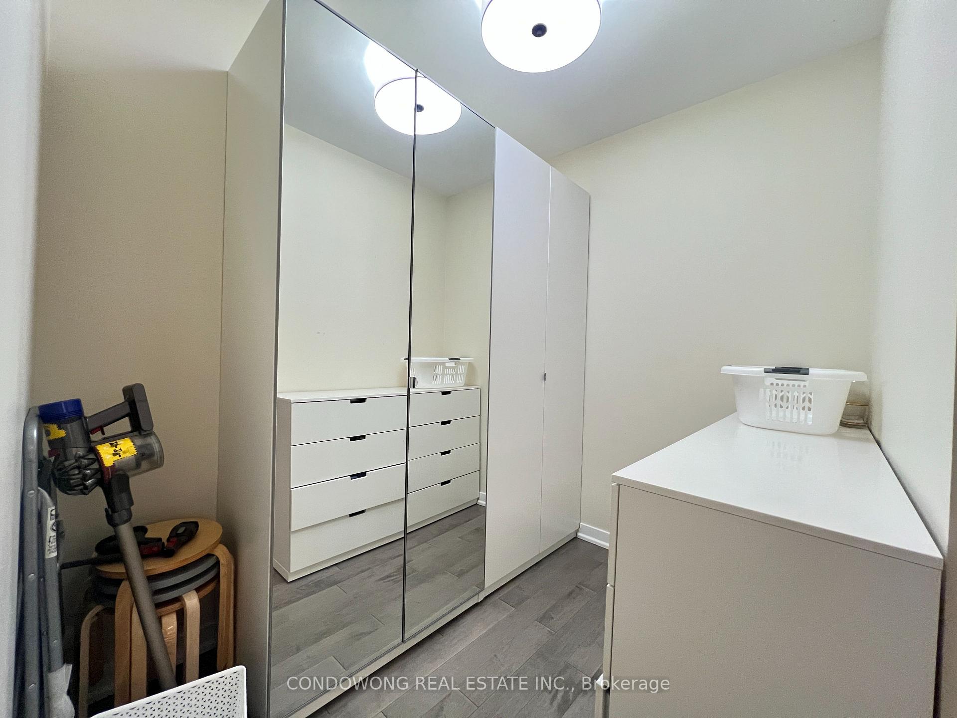 Photo 8 of Unit 1803, 770 Bay Street, Toronto, Bay Street Corridor — HOMEH