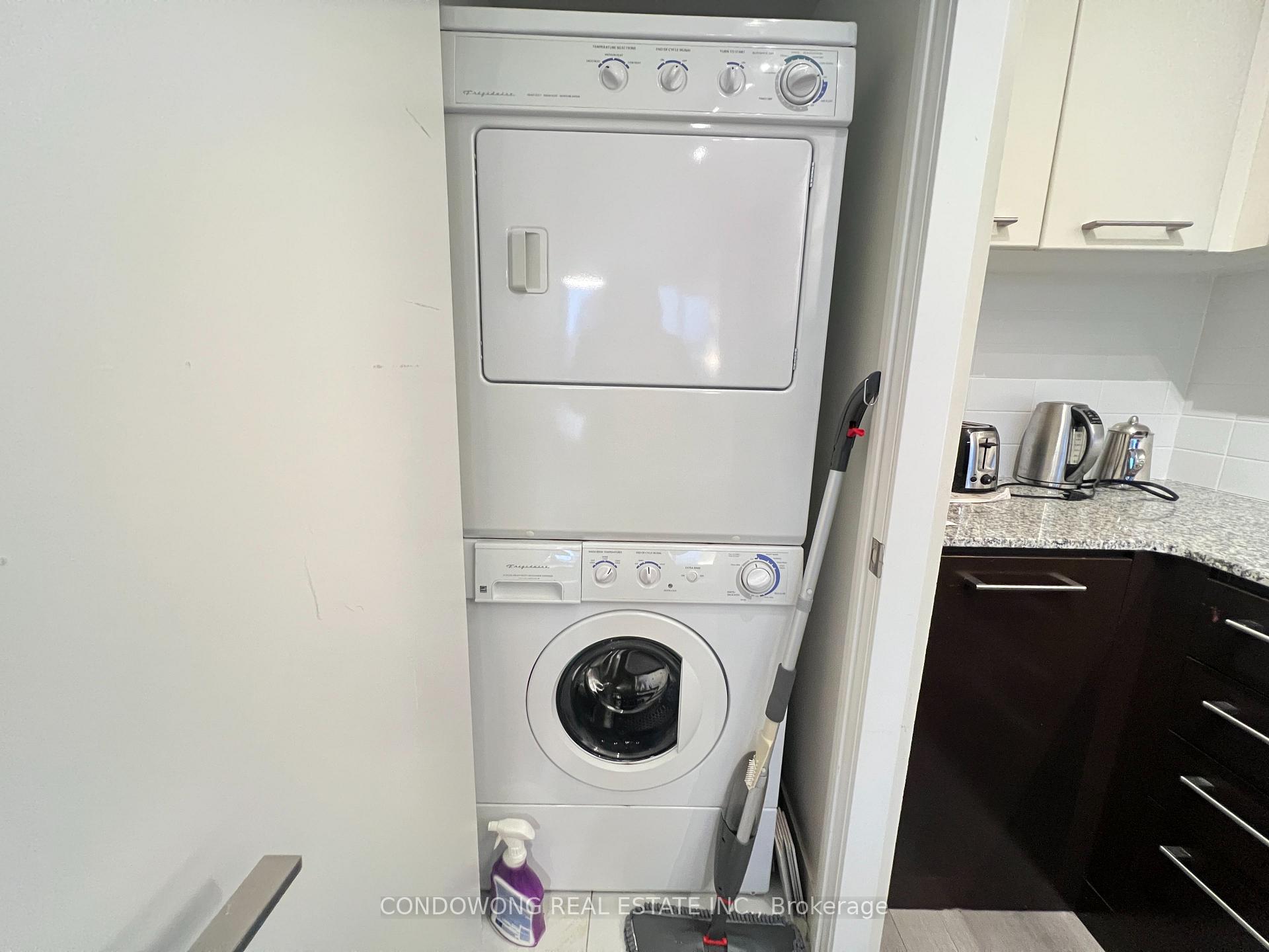 Photo 9 of Unit 1803, 770 Bay Street, Toronto, Bay Street Corridor — HOMEH