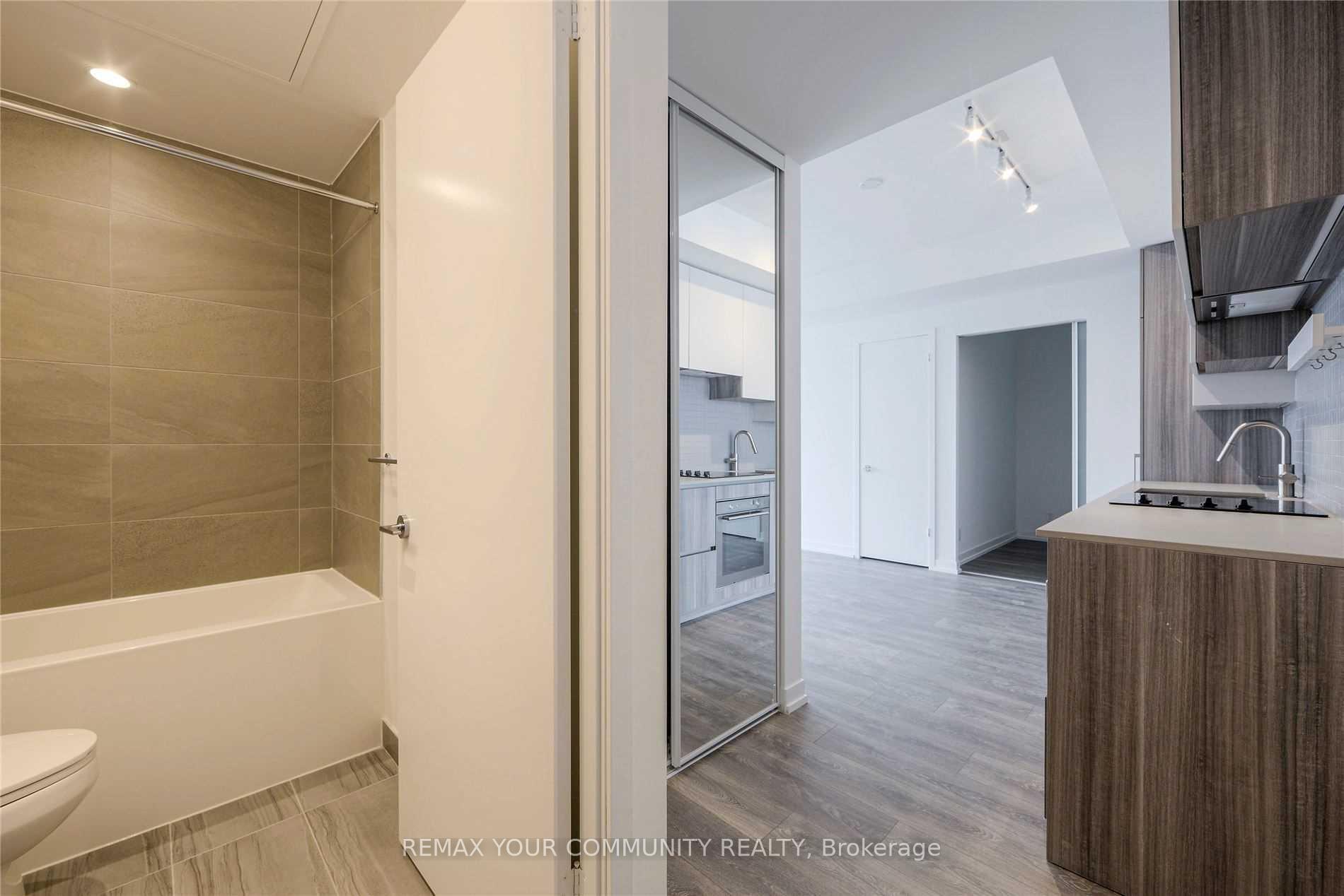 Photo 3 of Unit 2812, 5 Buttermill Avenue, Vaughan, Vaughan Corporate Centre — HOMEH