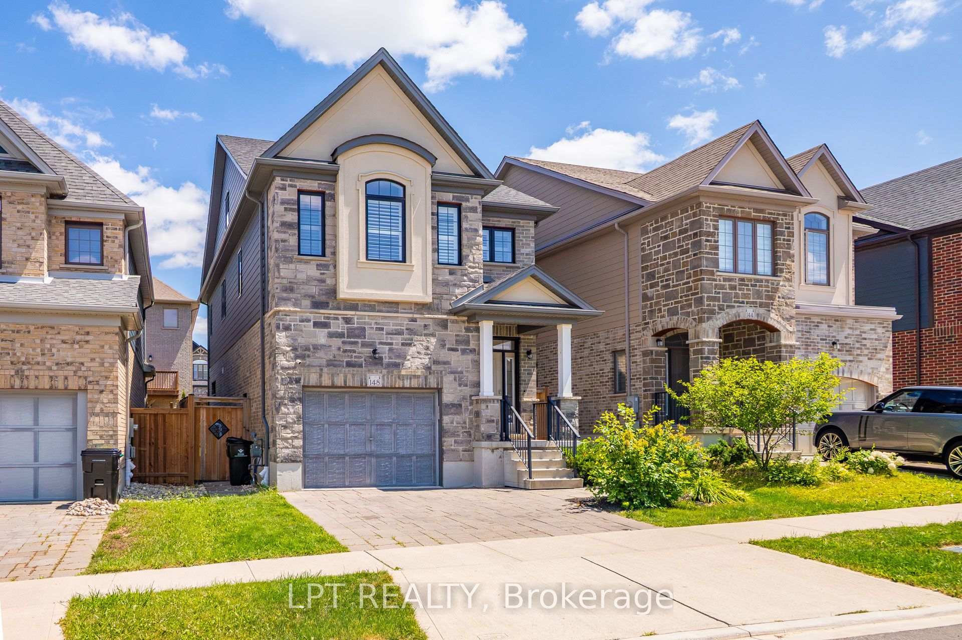 Photo 3 of 148 Hollybrook Trail S, Kitchener, Doon South — HOMEH