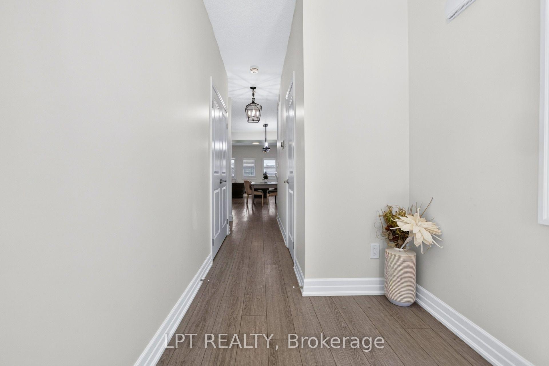 Photo 4 of 148 Hollybrook Trail S, Kitchener, Doon South — HOMEH