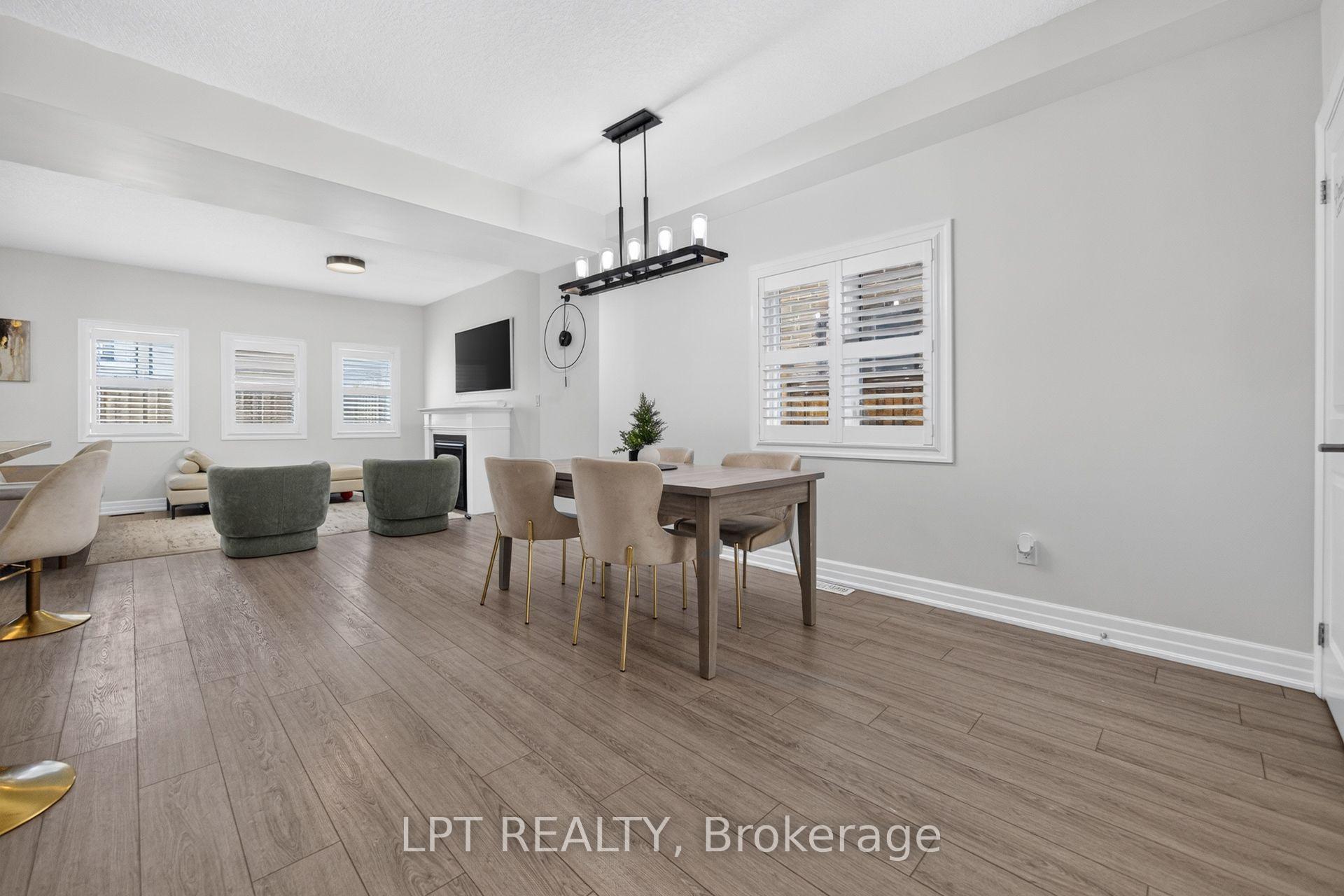 Photo 7 of 148 Hollybrook Trail S, Kitchener, Doon South — HOMEH