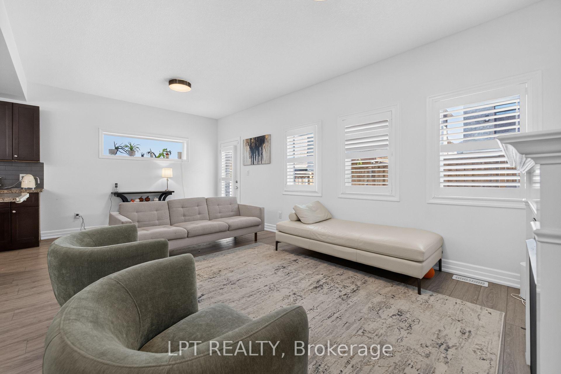 Photo 10 of 148 Hollybrook Trail S, Kitchener, Doon South — HOMEH