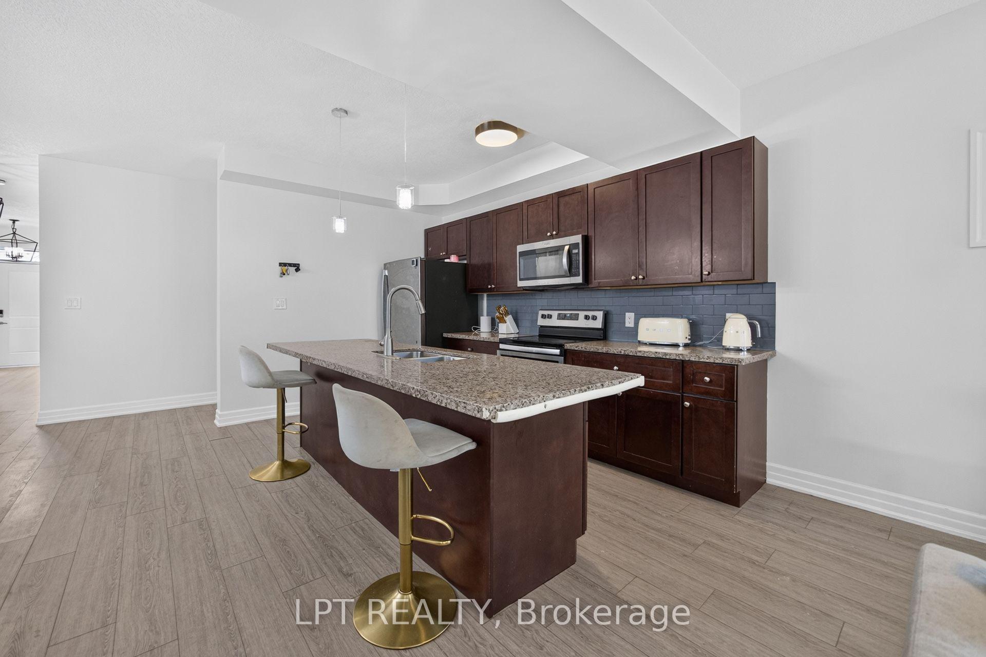 Photo 14 of 148 Hollybrook Trail S, Kitchener, Doon South — HOMEH