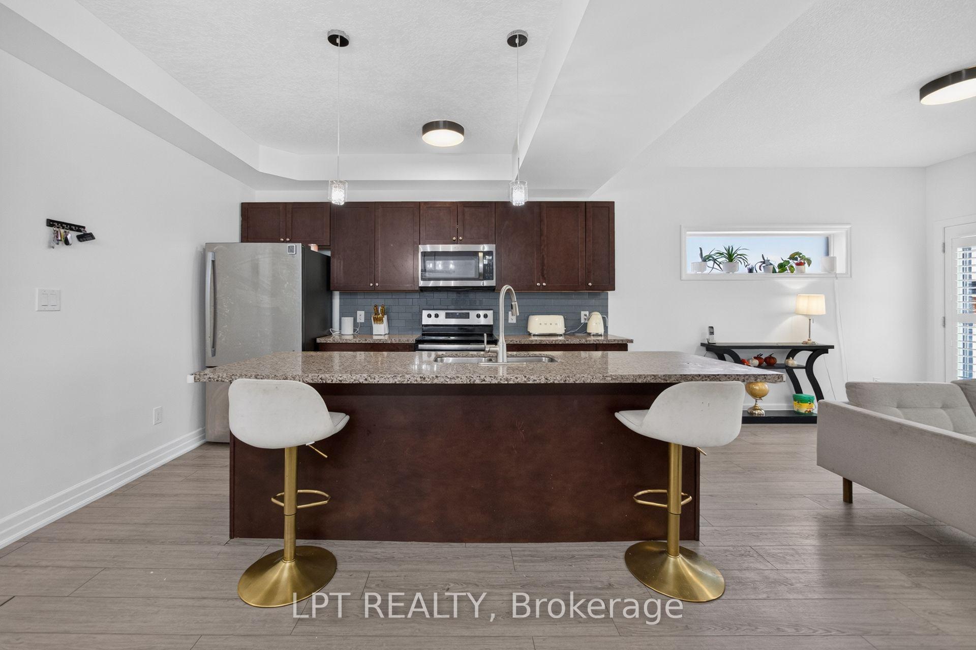 Photo 16 of 148 Hollybrook Trail S, Kitchener, Doon South — HOMEH
