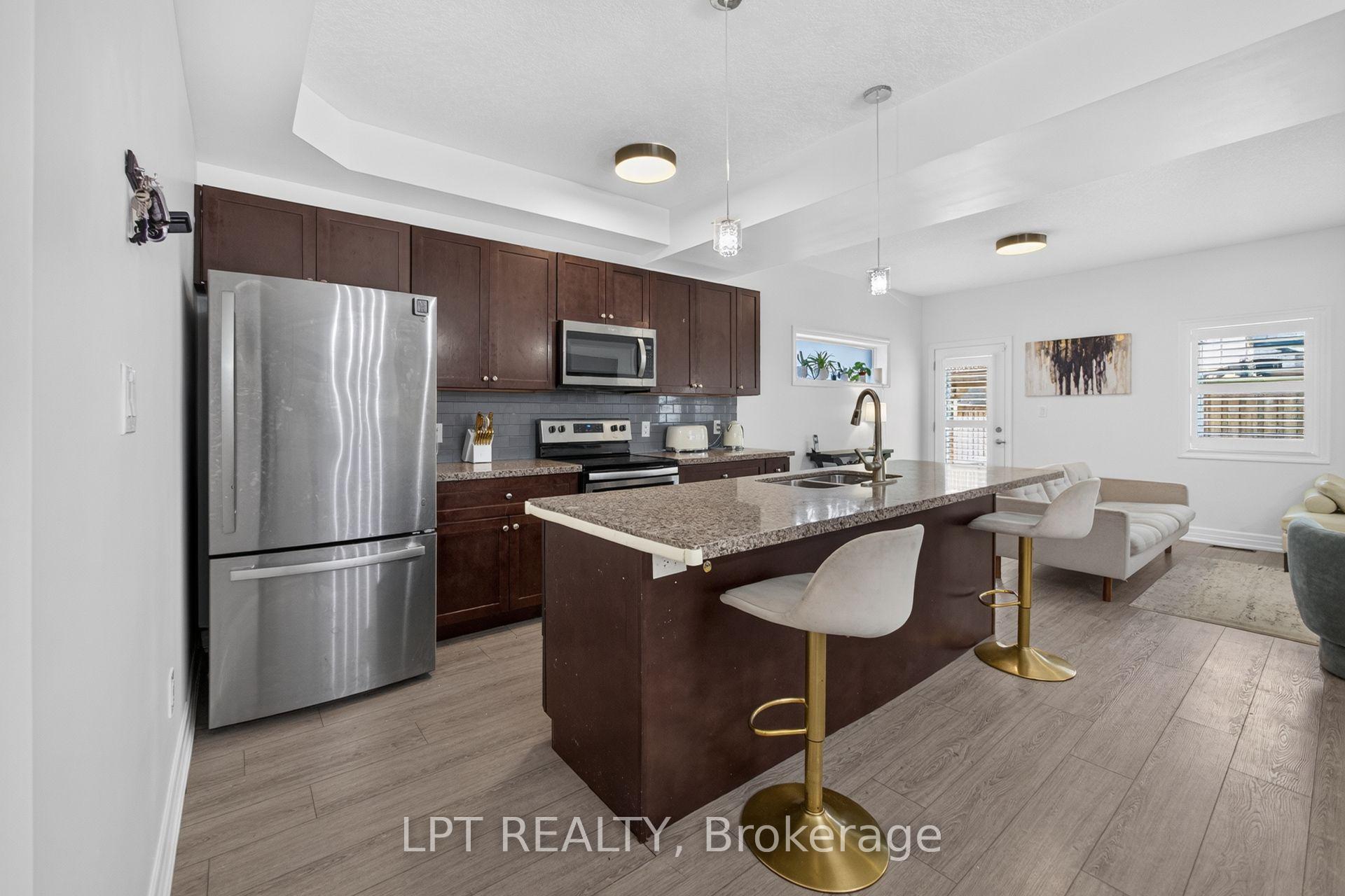Photo 17 of 148 Hollybrook Trail S, Kitchener, Doon South — HOMEH