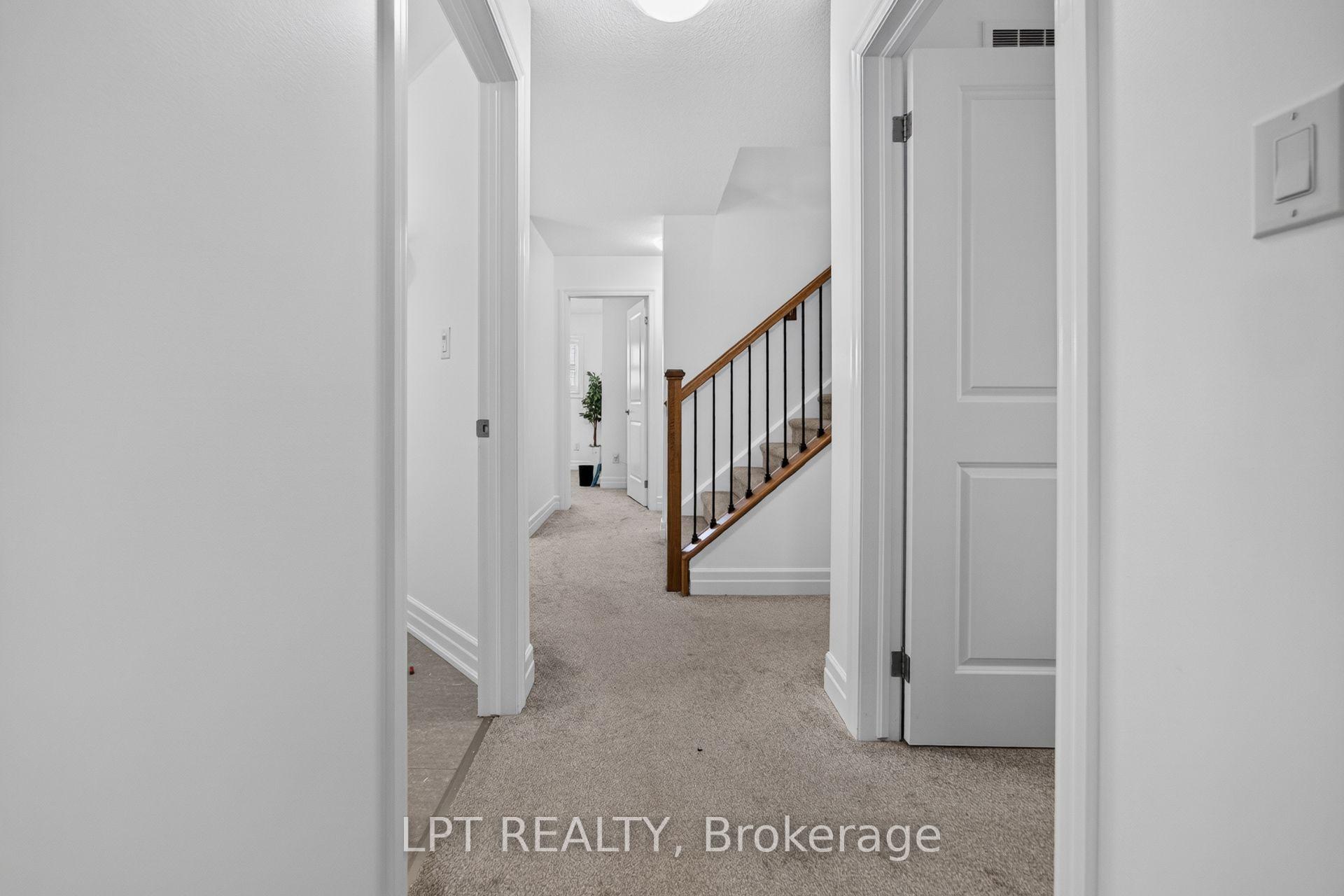 Photo 23 of 148 Hollybrook Trail S, Kitchener, Doon South — HOMEH
