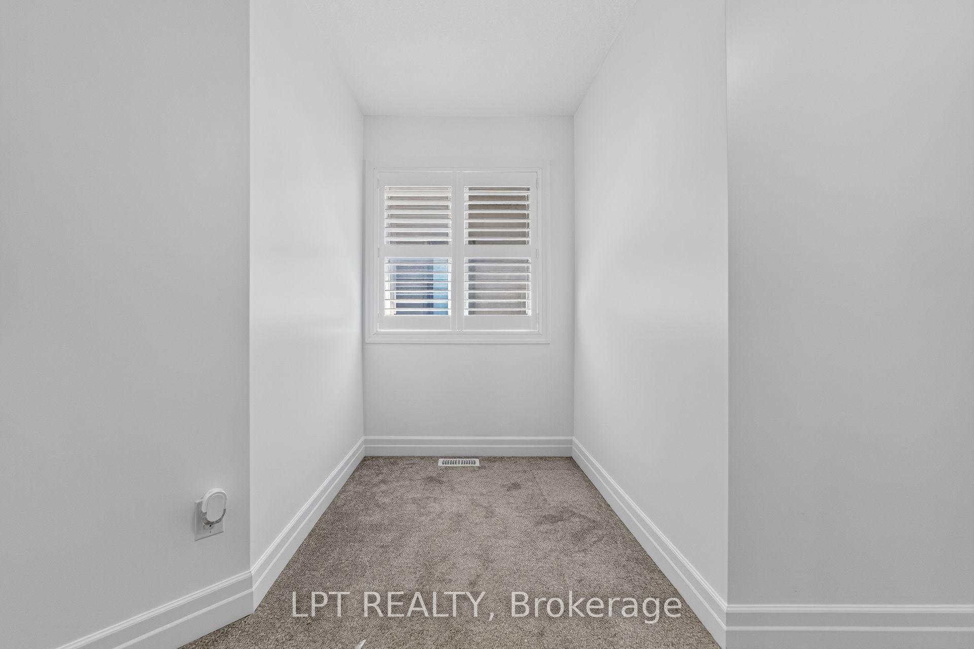 Photo 25 of 148 Hollybrook Trail S, Kitchener, Doon South — HOMEH