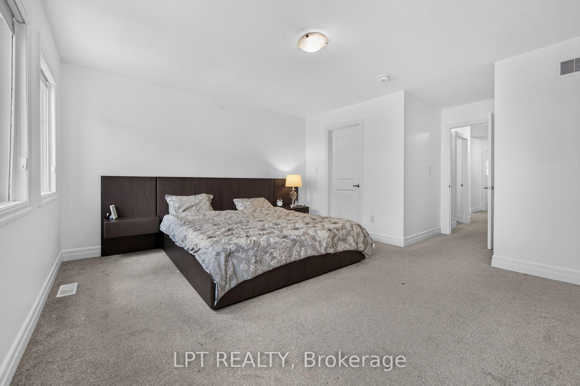 Photo 27 of 148 Hollybrook Trail S, Kitchener, Doon South — HOMEH