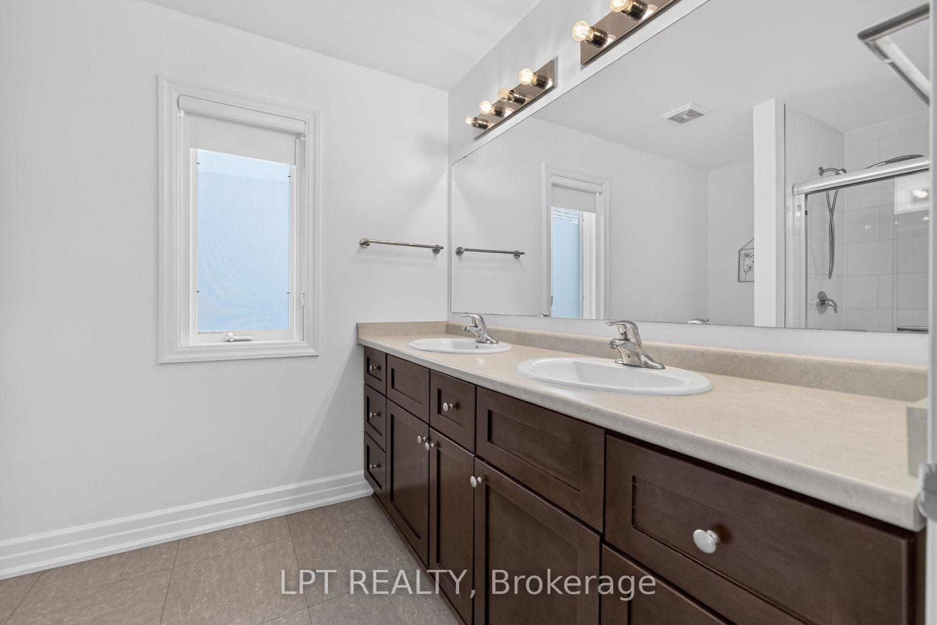 Photo 29 of 148 Hollybrook Trail S, Kitchener, Doon South — HOMEH