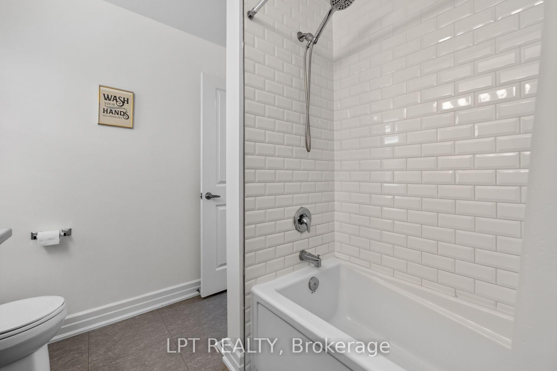 Photo 34 of 148 Hollybrook Trail S, Kitchener, Doon South — HOMEH
