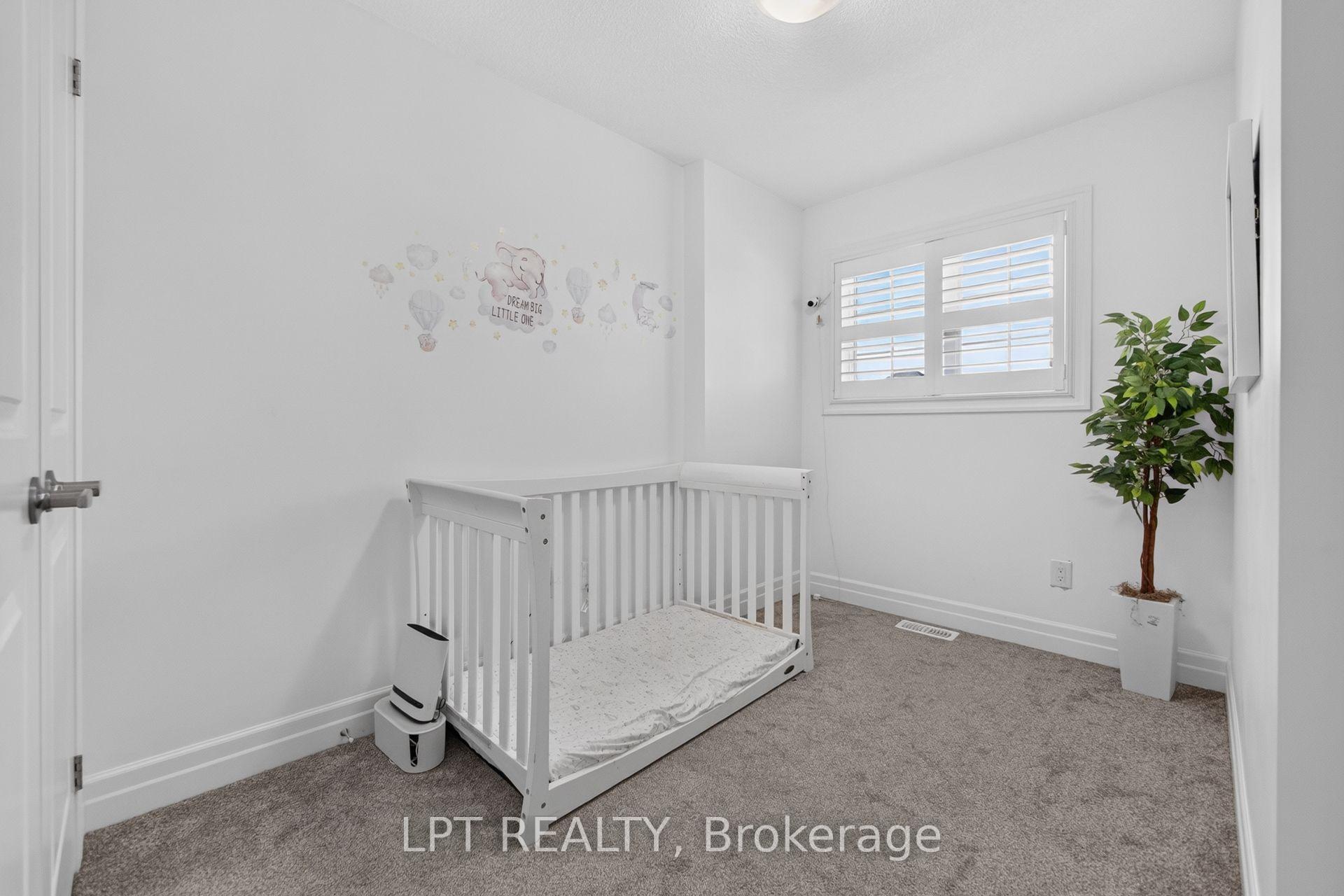Photo 35 of 148 Hollybrook Trail S, Kitchener, Doon South — HOMEH