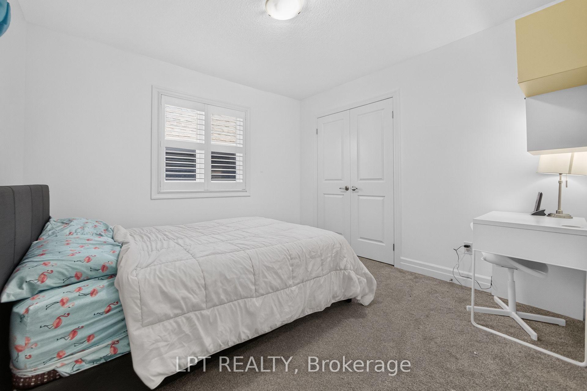 Photo 37 of 148 Hollybrook Trail S, Kitchener, Doon South — HOMEH