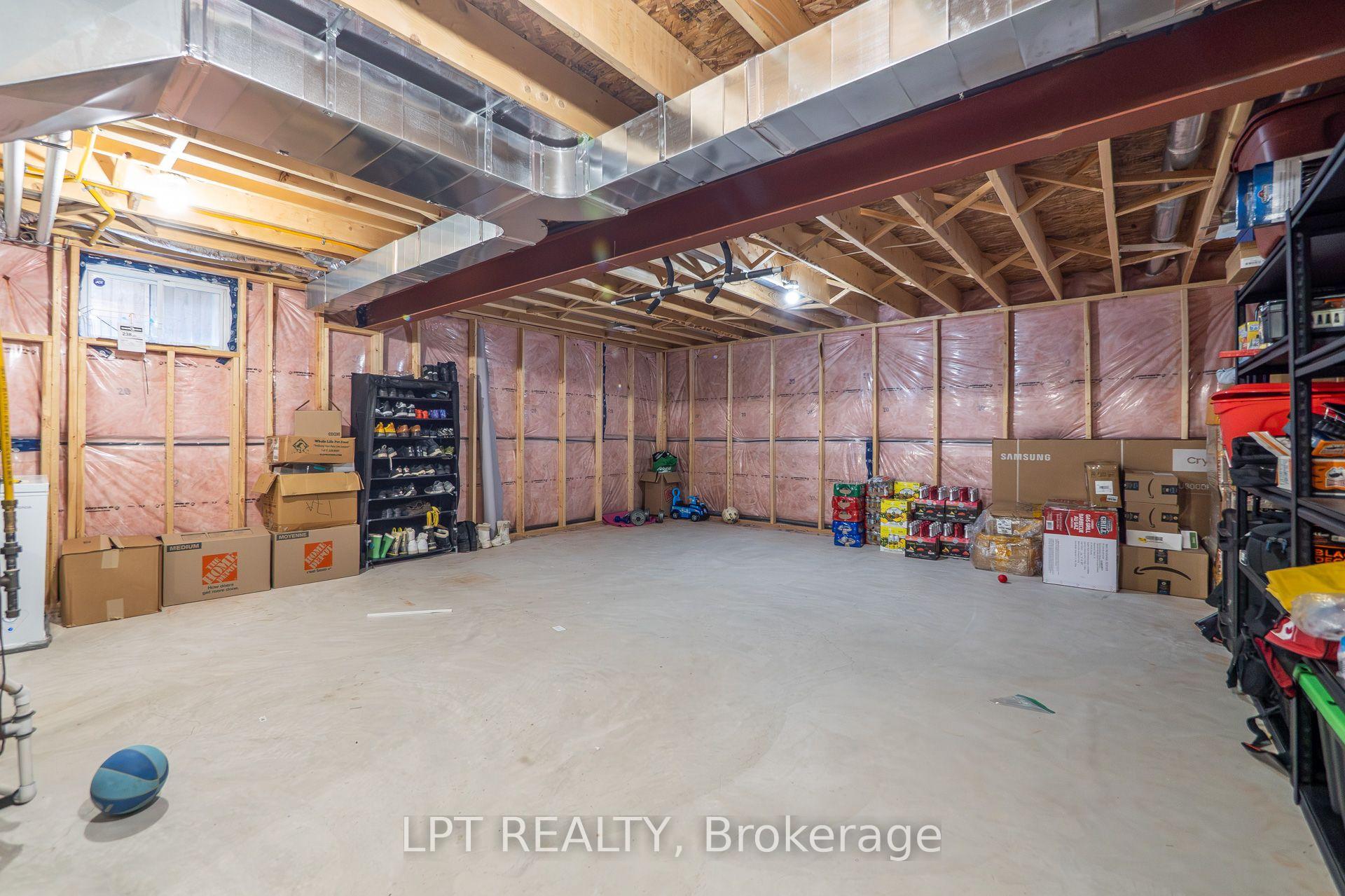 Photo 44 of 148 Hollybrook Trail S, Kitchener, Doon South — HOMEH