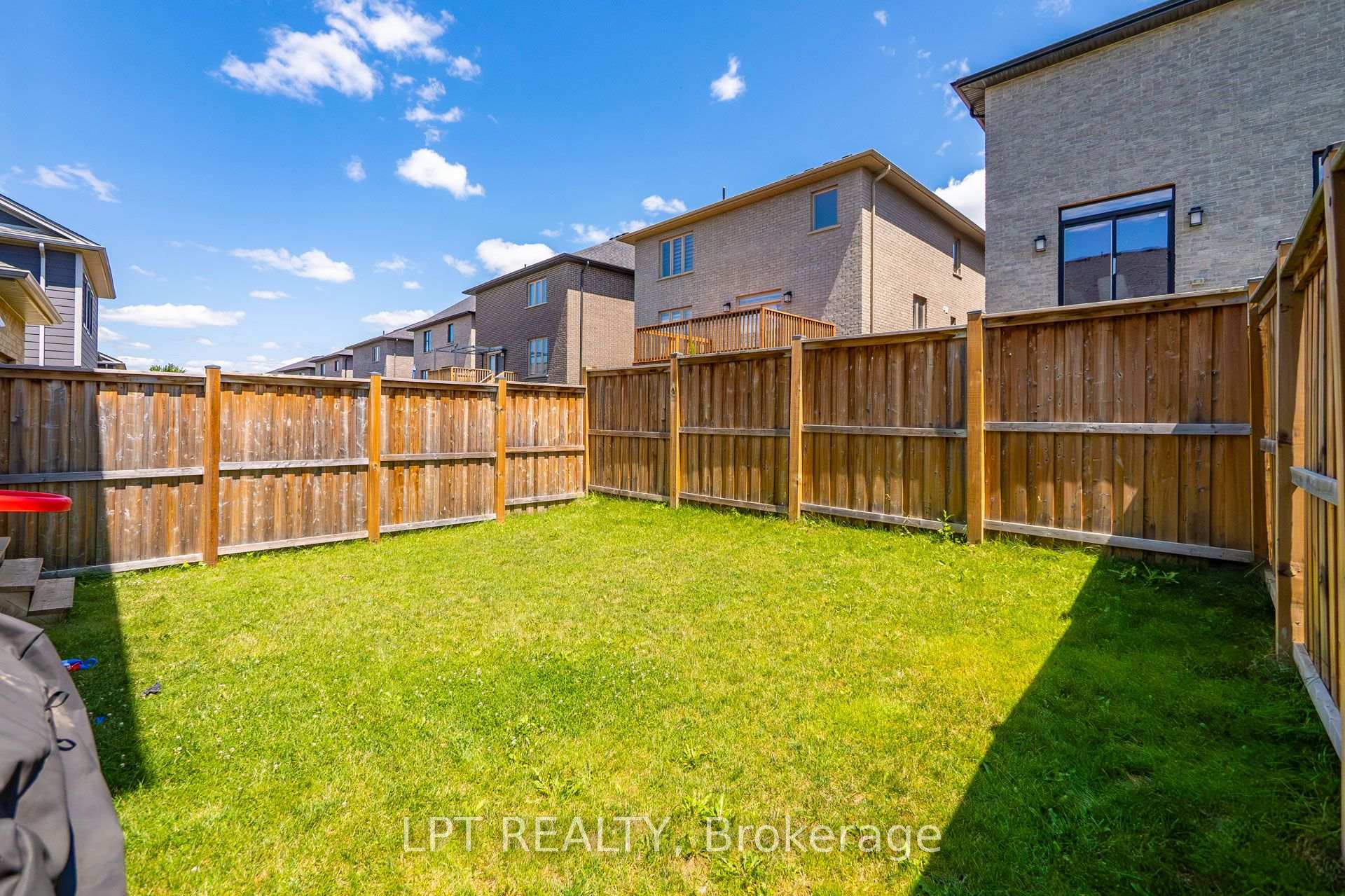 Photo 48 of 148 Hollybrook Trail S, Kitchener, Doon South — HOMEH