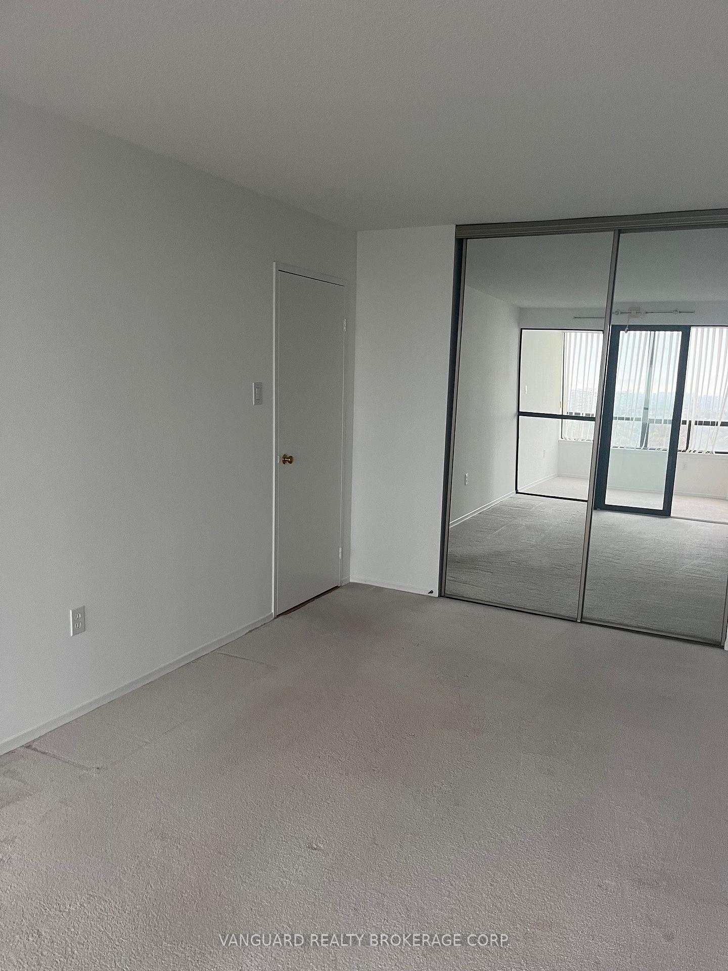 Photo 10 of Unit 1706, 7460 Bathurst Street, Vaughan, Brownridge — HOMEH