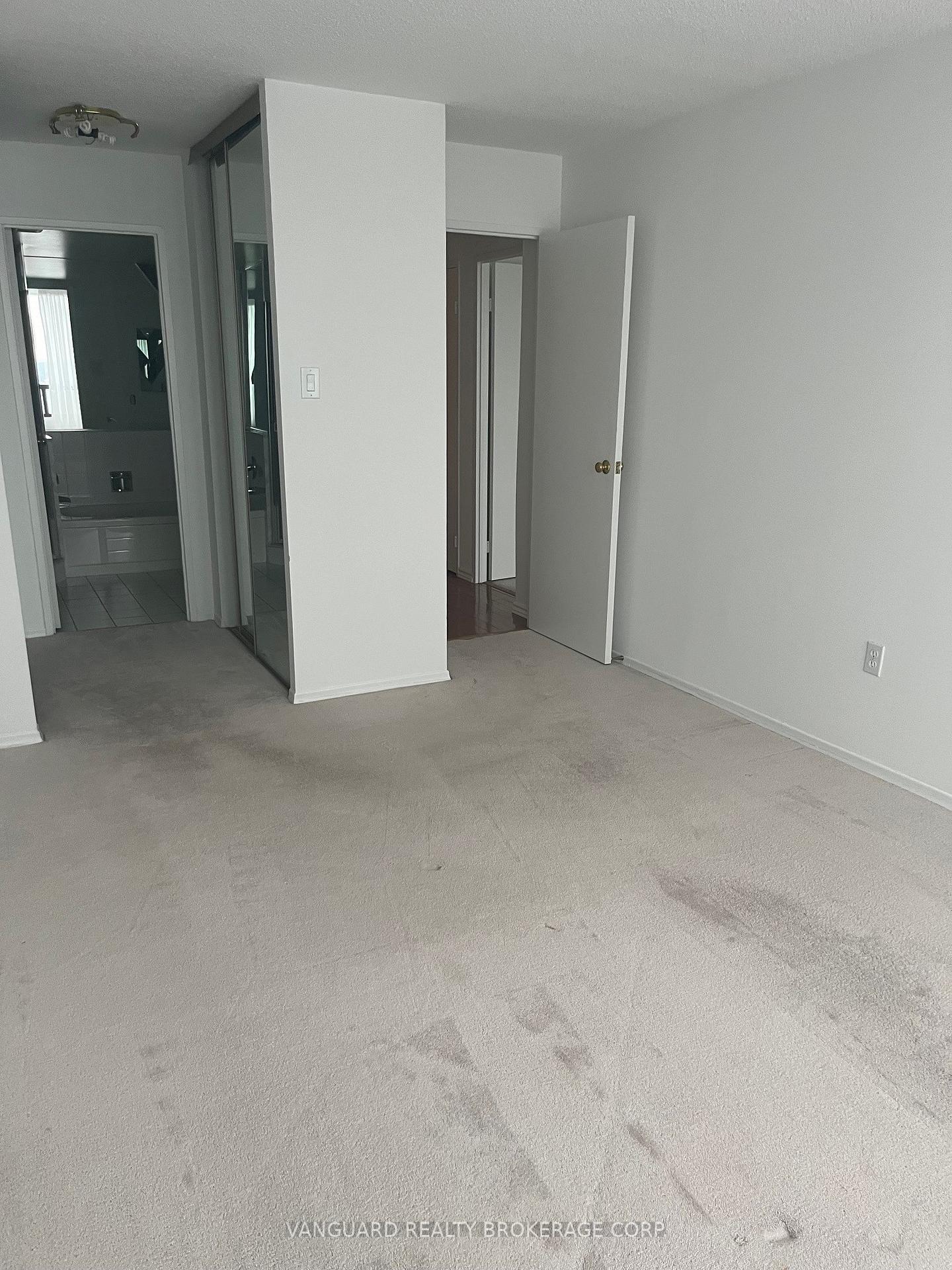 Photo 11 of Unit 1706, 7460 Bathurst Street, Vaughan, Brownridge — HOMEH