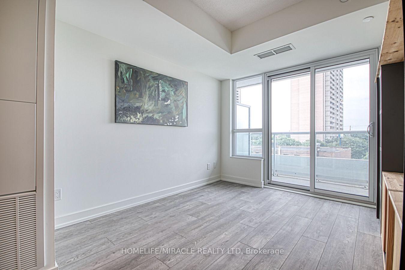 Photo 4 of Unit 402, 10 Wilby Crescent, North York, Weston — HOMEH
