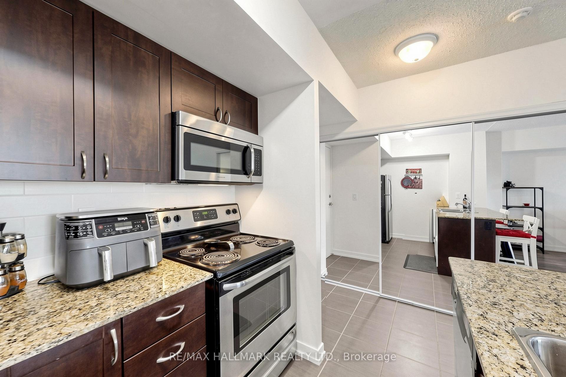 Photo 18 of Unit 1119, 812 Lansdowne Avenue, Toronto, Dovercourt-Wallace Emerson-Junction — HOMEH