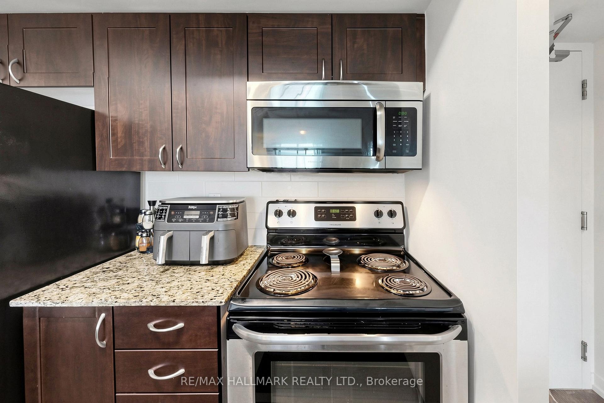 Photo 19 of Unit 1119, 812 Lansdowne Avenue, Toronto, Dovercourt-Wallace Emerson-Junction — HOMEH