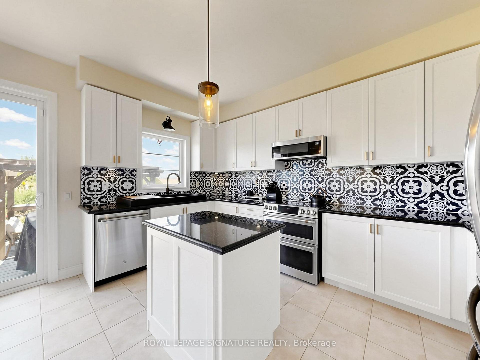 Photo 10 of 47 Dotchson Avenue, Caledon, Rural Caledon — HOMEH