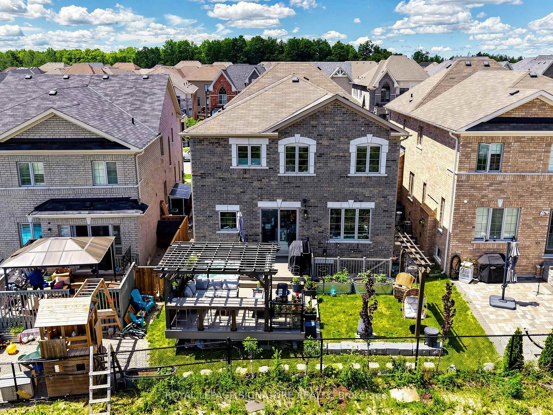 Photo 43 of 47 Dotchson Avenue, Caledon, Rural Caledon — HOMEH
