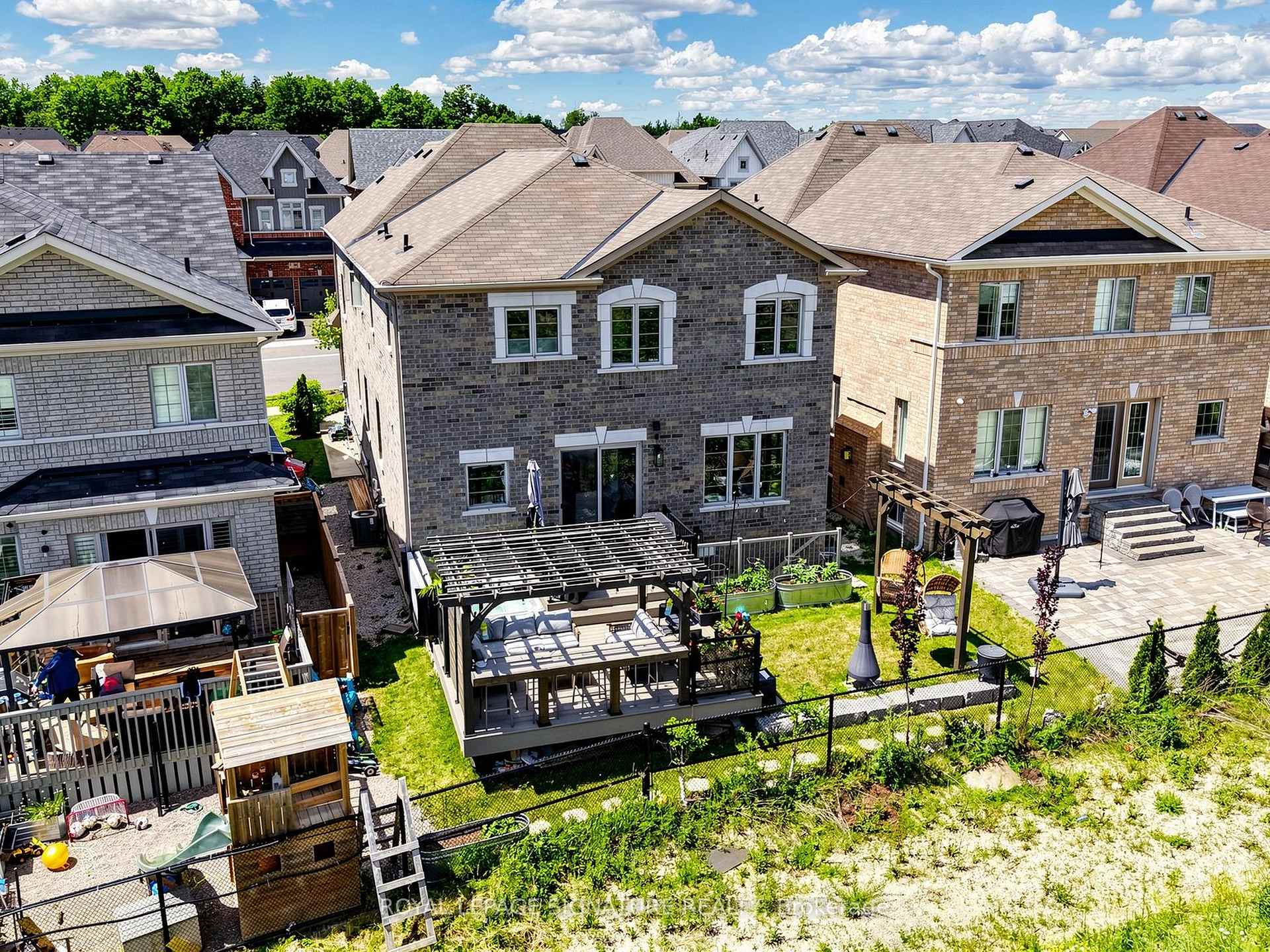 Photo 44 of 47 Dotchson Avenue, Caledon, Rural Caledon — HOMEH