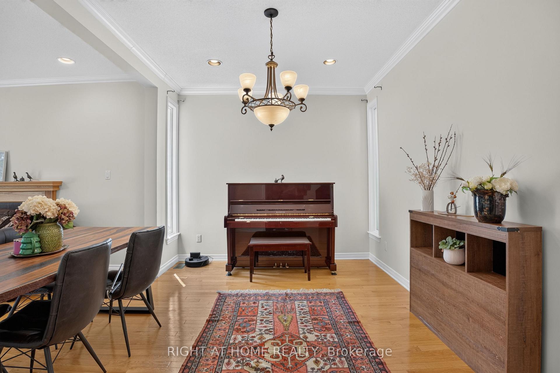 Photo 8 of 26 Evanshen Crescent, Ottawa, Kanata - Kanata Lakes/Heritage Hills — HOMEH