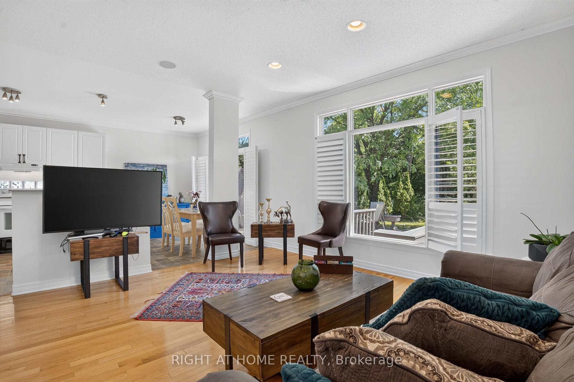 Photo 12 of 26 Evanshen Crescent, Ottawa, Kanata - Kanata Lakes/Heritage Hills — HOMEH