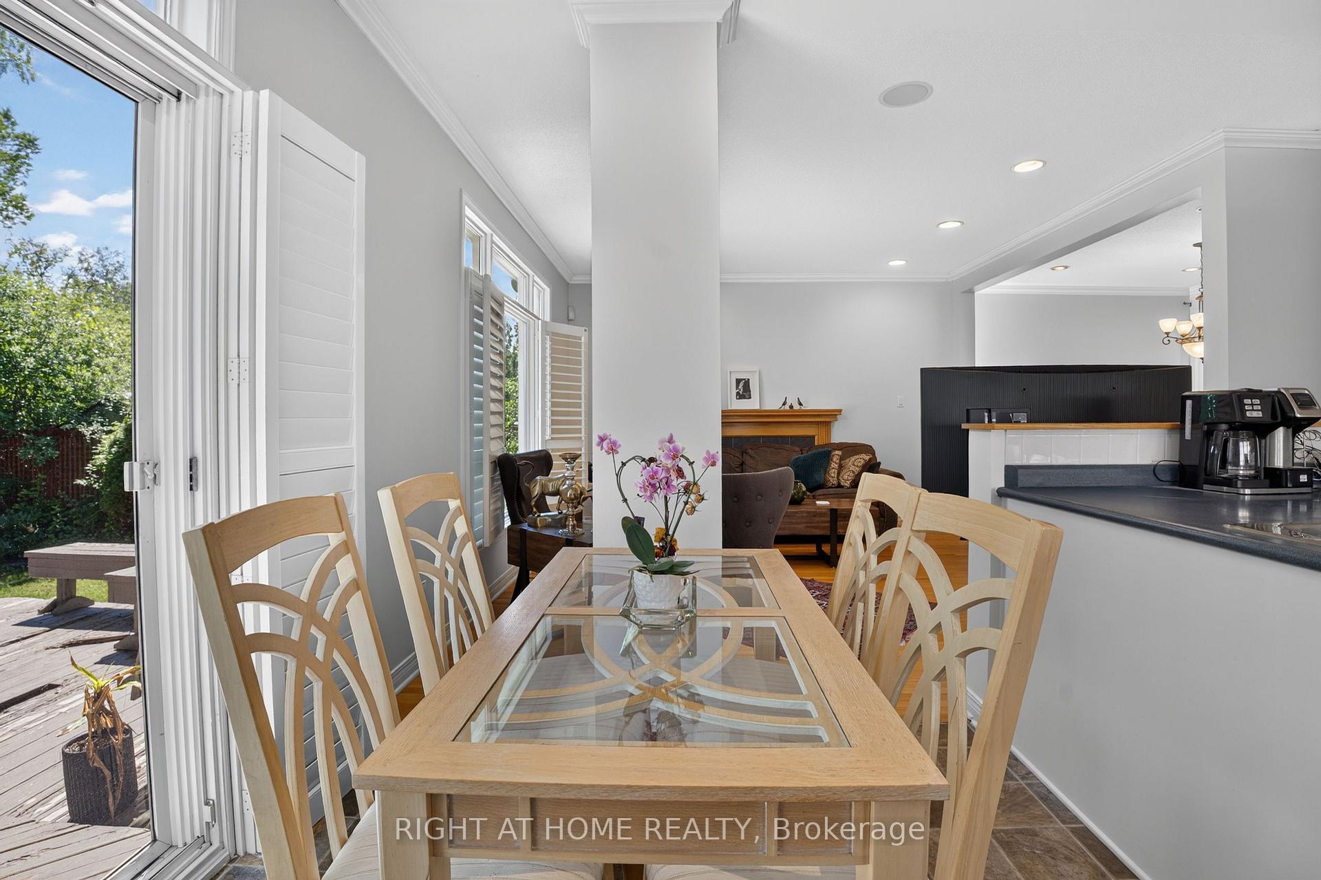 Photo 18 of 26 Evanshen Crescent, Ottawa, Kanata - Kanata Lakes/Heritage Hills — HOMEH