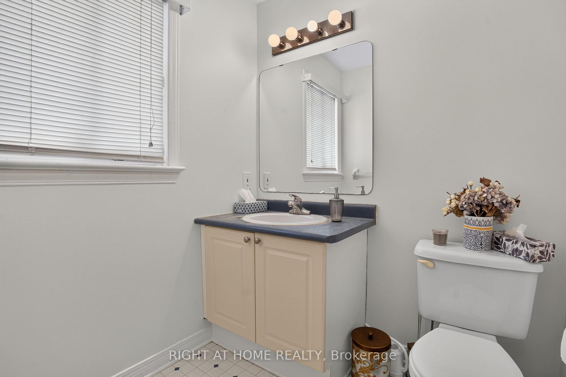 Photo 21 of 26 Evanshen Crescent, Ottawa, Kanata - Kanata Lakes/Heritage Hills — HOMEH
